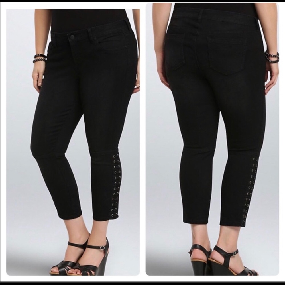 Classic Black Women's Jeans - Picture 7 of 7